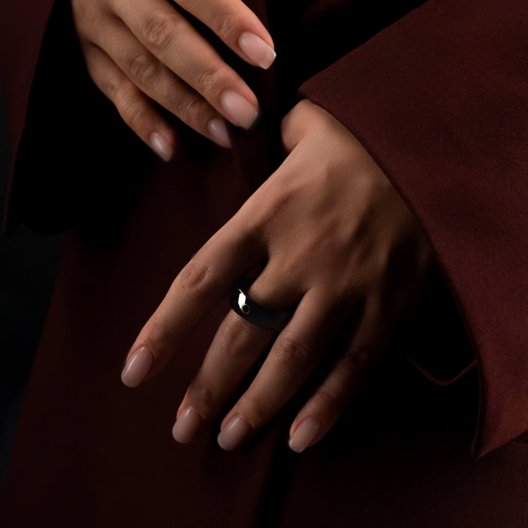 Circular Ring 2 in Obsidian Black